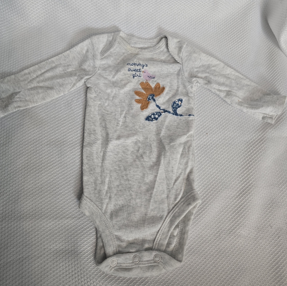 🚨3/30% OFF🚨 Carter's Long Sleeve Onesie